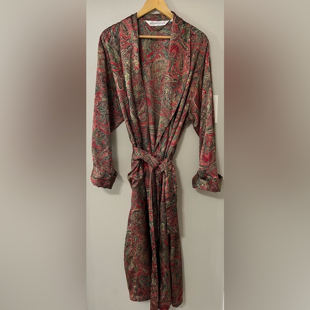 Vintage Victoria’s Secret Paisley Robe Boho Maxi Satin Robe M/L EUC - Picture 2 of 11